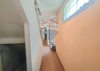 Hall / corridoio - Casa semi indipendente VIa Don Panfilo Caracciolo
 
2, Bussi sul Tirino - foto 2