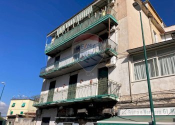 Edificio all\'aperto - Trilocale Napoli - foto 2