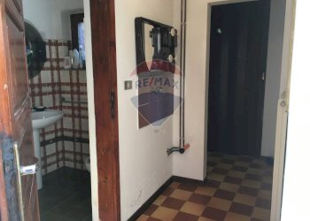 Hall / corridoio - Casa indipendente Via Roma
 
14, Lamon - foto 23