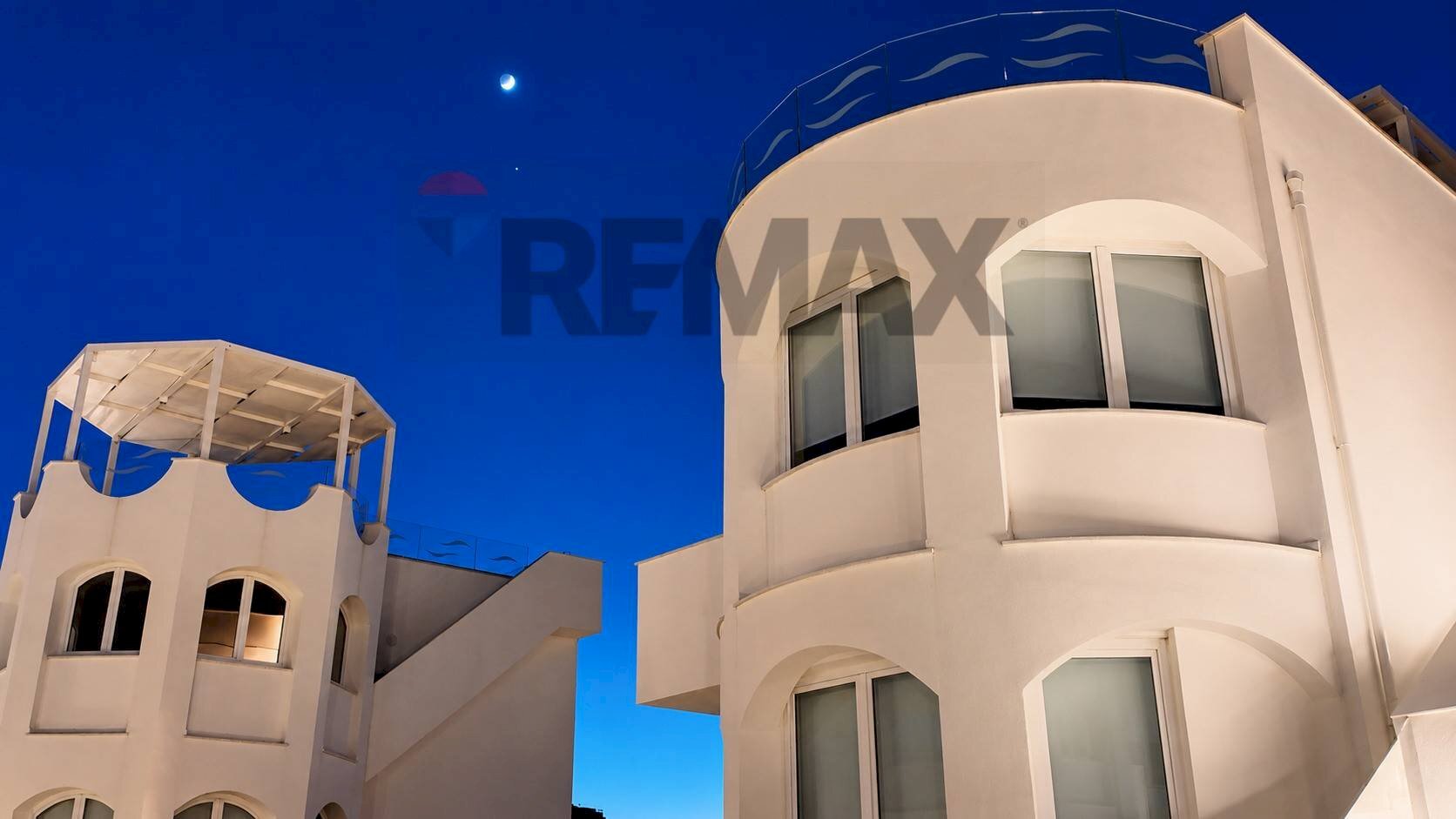 Edificio all\'aperto - Quadrilocale via Loreto
 
1, Numana - foto 1