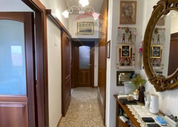 Hall / corridoio - Trilocale Via Grossi
 
6, Linarolo - foto 15