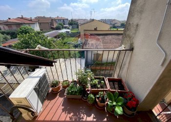 Balcone - Trilocale Via Grossi
 
6, Linarolo - foto 16