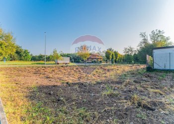 Giardino - Capannone MARINI, Fagnano Olona - foto 1