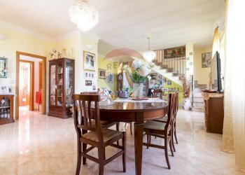 Sala da pranzo - Villa Via casale di sant'isidoro
45, Roma - foto 21