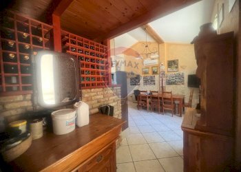 Cantina - Villa C.da Lazzarice
 
snc, Toro - photo 6