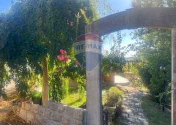 Giardino - Villa C.da Lazzarice
 
snc, Toro - photo 19