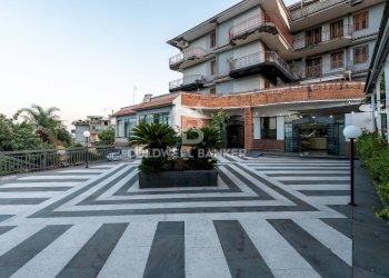 Foto 3 - Locale Commerciale Piazza Roma
11, Santa Venerina - foto 3