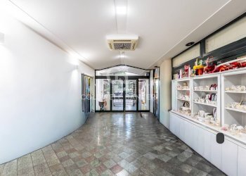 Foto 5 - Locale Commerciale Piazza Roma
11, Santa Venerina - foto 5