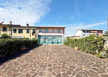 Foto 1 - Commercial Premises Viale Guglielmo Marconi, Viareggio - photo 1