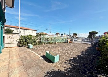 Foto 12 - Commercial Premises Viale Guglielmo Marconi, Viareggio - photo 12