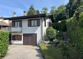 Facciata - Villa via San Abbondio, Cunardo - foto 2