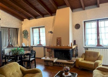 Salone - Villa via San Abbondio, Cunardo - photo 6
