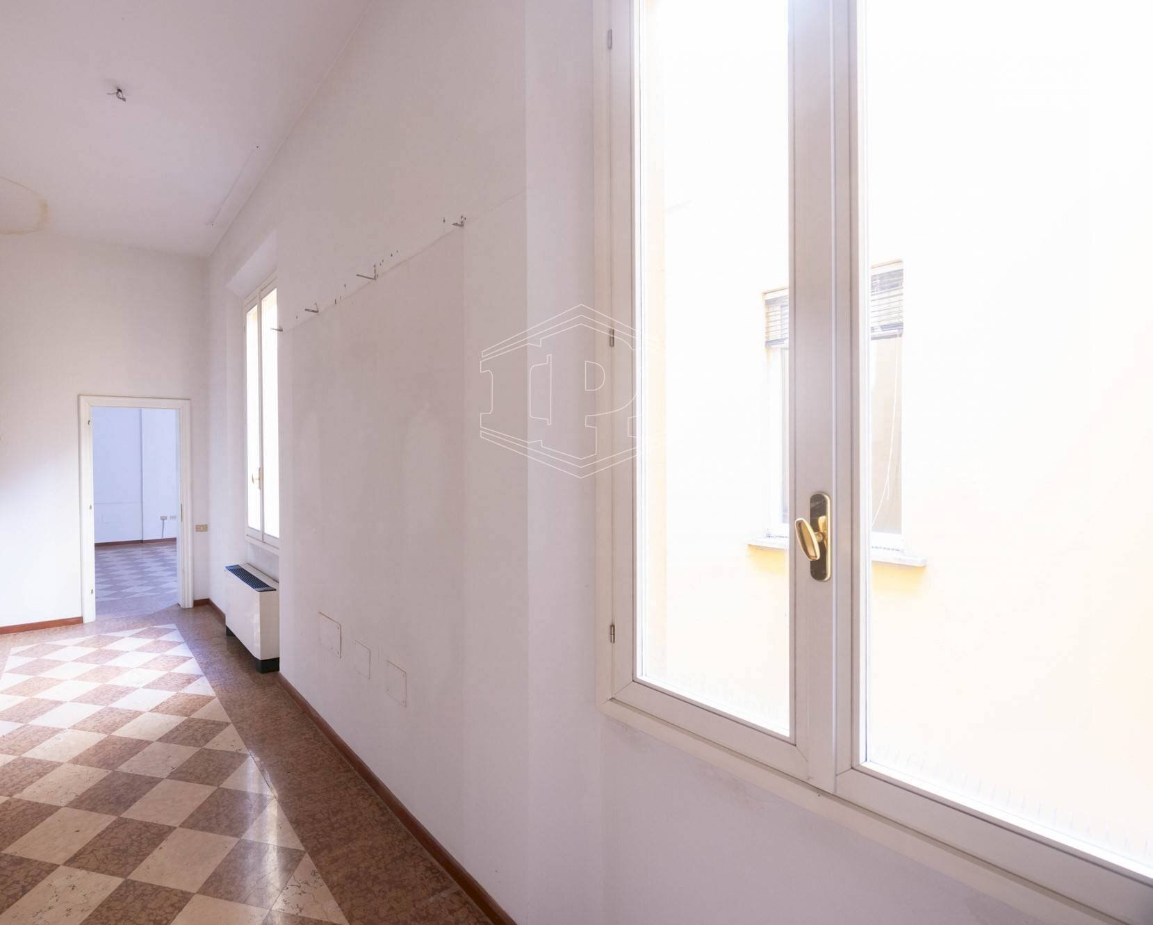 Three-room apartment Strada Maggiore, Bologna (neighborhood Centro Storico) - photo 1