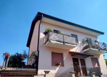 Casa semi indipendente Via Giosuè Carducci, Cesano Boscone - foto 1