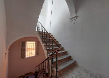 scala  - Trilocale Imola - foto 7