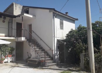 Foto 1 - Casa indipendente Via Cugnoli, Turrivalignani - foto 1