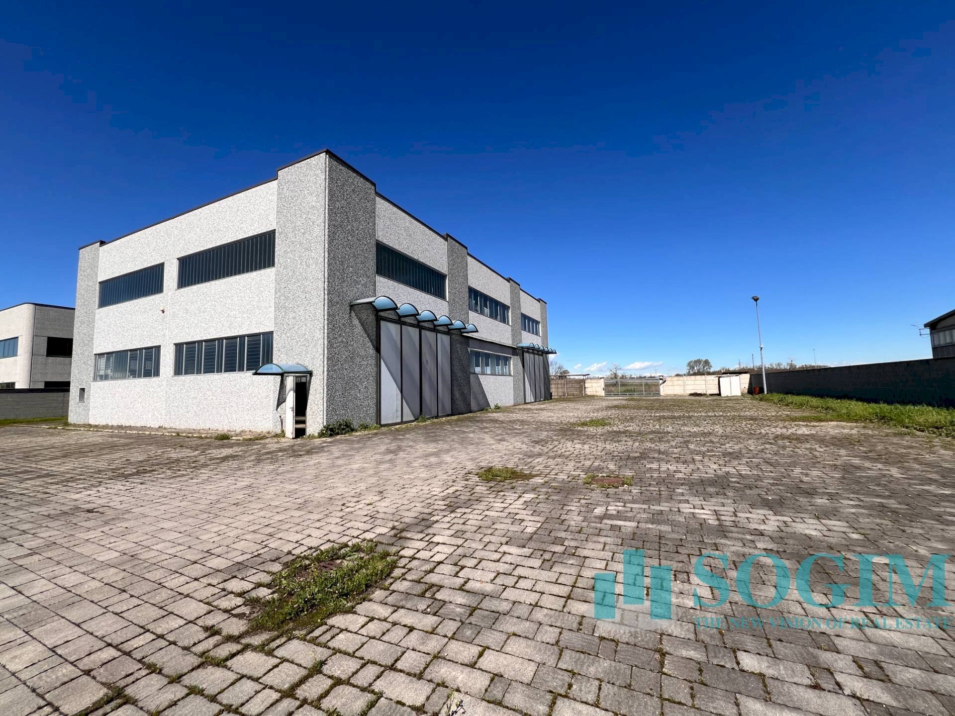 Foto 2 - Locale Commerciale via Milano, Cerano - foto 2