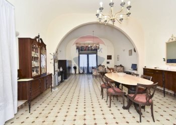 Sala da pranzo - Casa indipendente via Diana
 
20, Fiumefreddo di Sicilia - foto 2