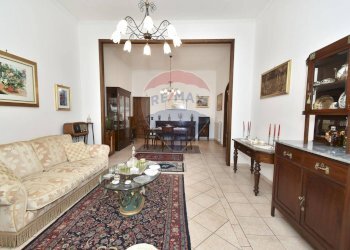 Sala da pranzo - Casa indipendente via Diana
 
20, Fiumefreddo di Sicilia - foto 20