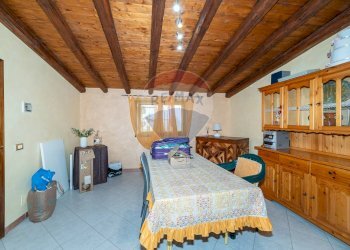 Sala da pranzo - Villa VIA SALVATORE GIUFFRIDA
 
15, Mascalucia - foto 13