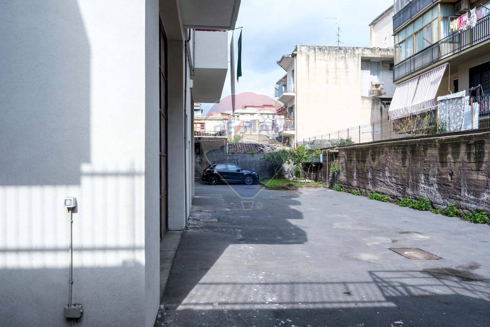 Edificio all\'aperto - Box Via delle Medaglie d'oro
 
70, Catania - foto 3