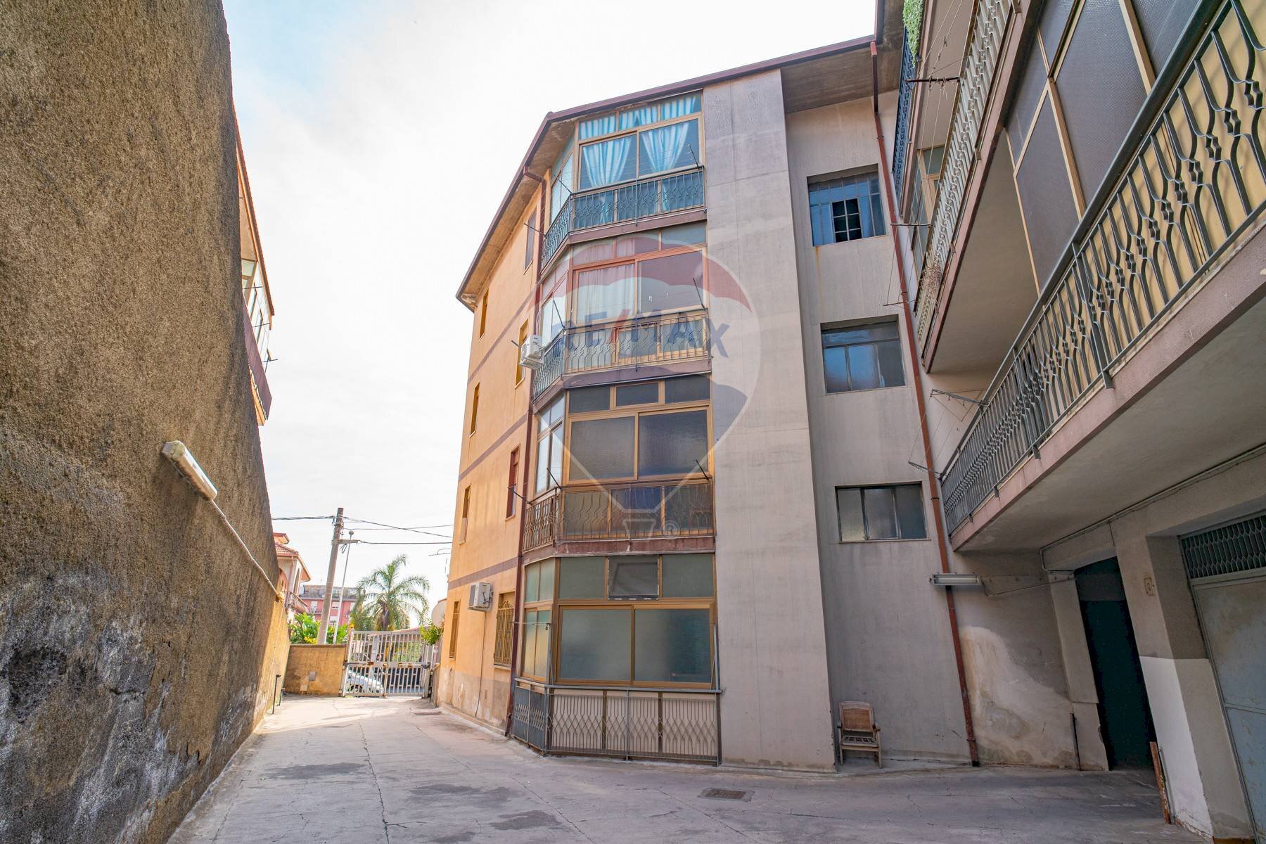 Edificio all\'aperto - Quadrilocale Via del Mandorlo
 
4, Misterbianco - foto 3