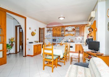 Sala da pranzo - Quadrilocale Via del Mandorlo
 
4, Misterbianco - foto 2