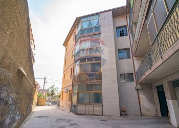 Edificio all\'aperto - Quadrilocale Via del Mandorlo
 
4, Misterbianco - foto 3