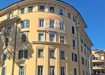 Edificio all\'aperto - Trilocale VIa Scipio Slataper
 
1, Roma - foto 1