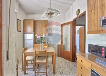 Sala da pranzo - Quadrilocale Via XXIV Luglio
 
11, San Giovanni Valdarno - foto 5