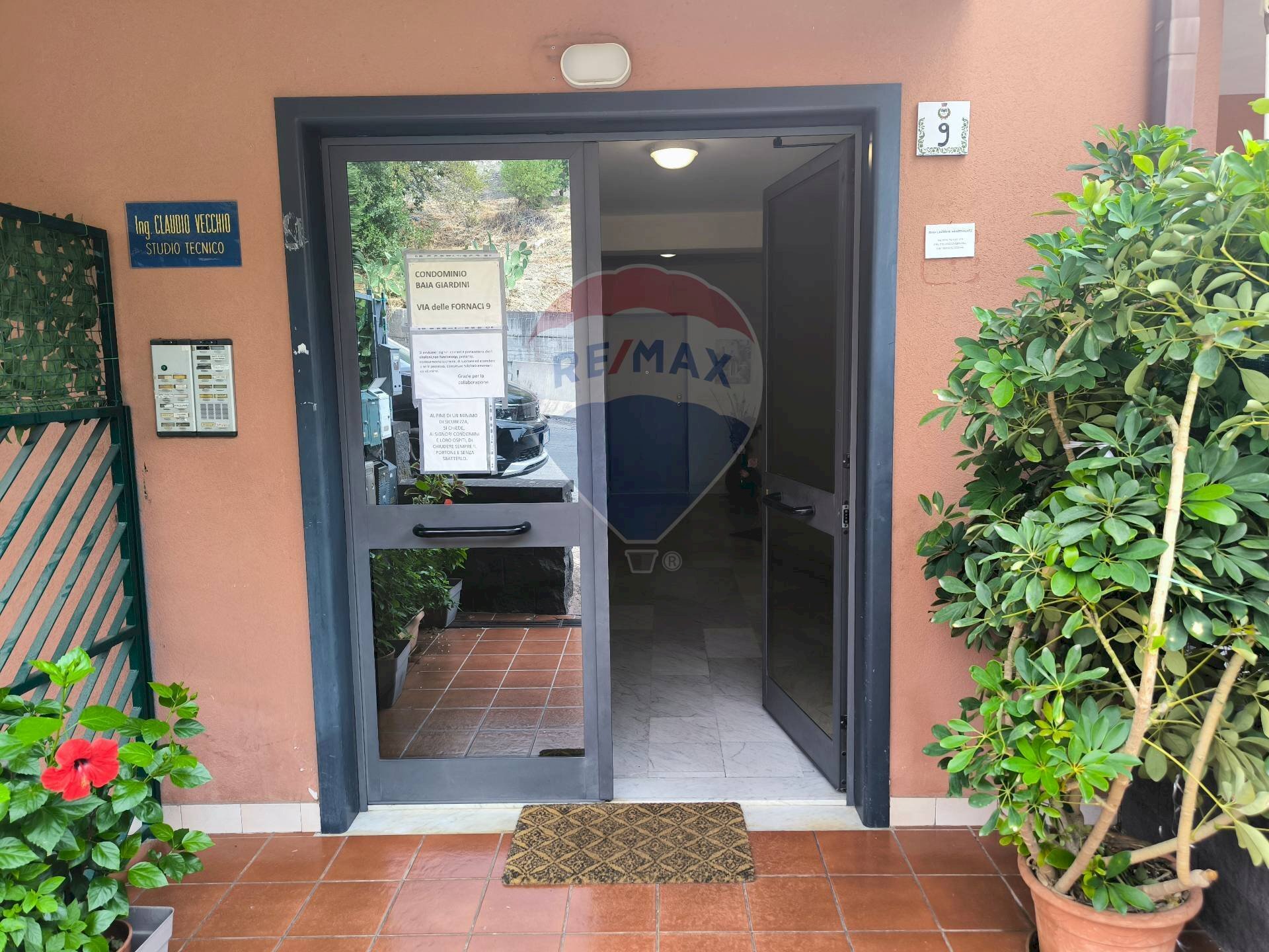 Ricezione / Lobby - Two-room apartment Via delle Fornaci
 
9, Giardini-Naxos - photo 2