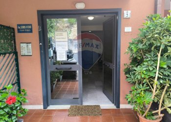 Ricezione / Lobby - Bilocale Via delle Fornaci
 
9, Giardini-Naxos - foto 2