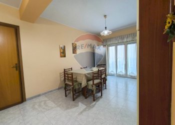 Sala da pranzo - Bilocale Via delle Fornaci
 
9, Giardini-Naxos - foto 7