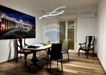 Sala da pranzo - Appartamento Viale regina margherita
 
61, Messina - foto 10