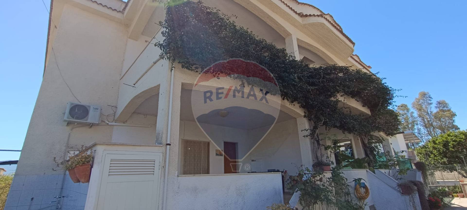 Edificio all\'aperto - Quadrilocale Via Isola di Corfù
 
snc, Cagnano Varano - foto 1