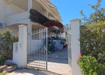 Edificio all\'aperto - Quadrilocale Via Isola di Corfù
 
snc, Cagnano Varano - foto 4