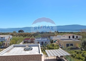 Vista delle montagne - Quadrilocale Via Isola di Corfù
 
snc, Cagnano Varano - foto 25