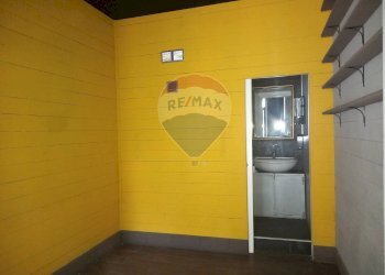 Stanza vuota - Locale Commerciale Piazza Cattaneo
 
3, Caserta - foto 10