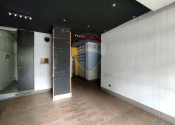 Stanza vuota - Locale Commerciale Piazza Cattaneo
 
3, Caserta - foto 13