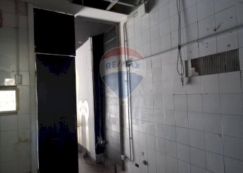 Dettagli - Locale Commerciale Piazza Cattaneo
 
3, Caserta - foto 15