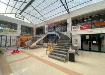 Ricezione / Lobby - Negozio Strada Statale
 
121, Cefalà Diana - foto 5