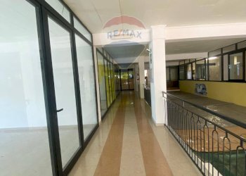 Hall / corridoio - Negozio Strada Statale
 
121, Cefalà Diana - foto 7