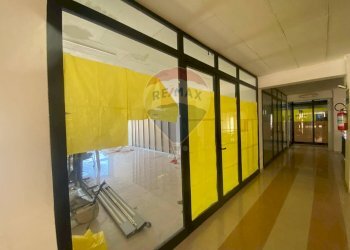 Ricezione / Lobby - Negozio Strada Statale
 
121, Cefalà Diana - foto 8