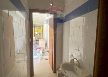 Bagno - Negozio Strada Statale
 
121, Cefalà Diana - foto 10