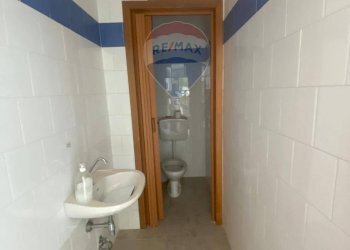 Bagno - Negozio Strada Statale
 
121, Cefalà Diana - foto 11