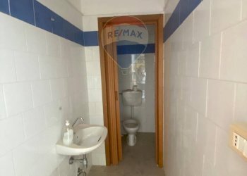 Bagno - Negozio Strada Statale
 
121, Cefalà Diana - foto 19