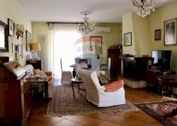 Sala da pranzo - Quadrilocale VIA ROMA
 
310, Silvi - foto 2