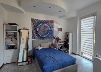 Camera / camera da letto - Trilocale piazza vittorio veneto
 
47, Invorio - foto 14