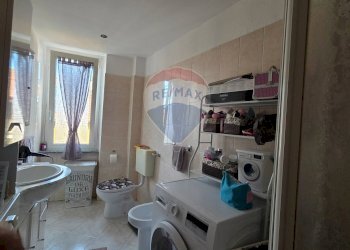 Bagno - Trilocale piazza vittorio veneto
 
47, Invorio - foto 17