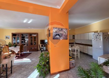 Sala da pranzo - Bilocale piazza vittorio veneto
 
47, Invorio - foto 1